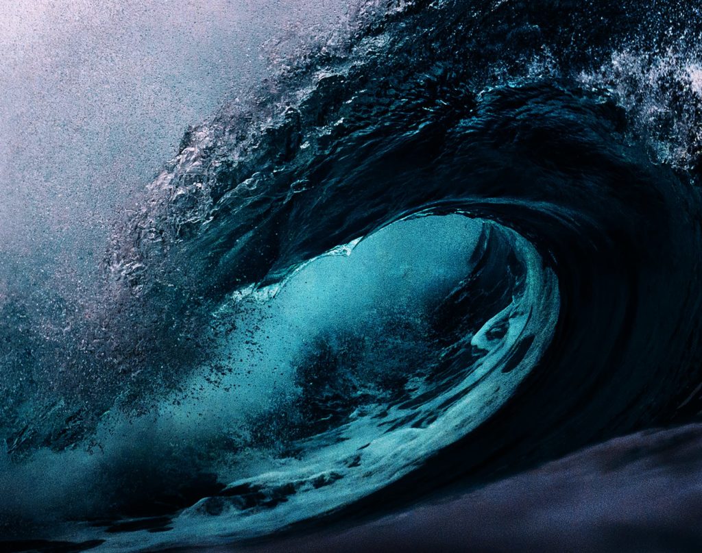 focus photography of sea waves